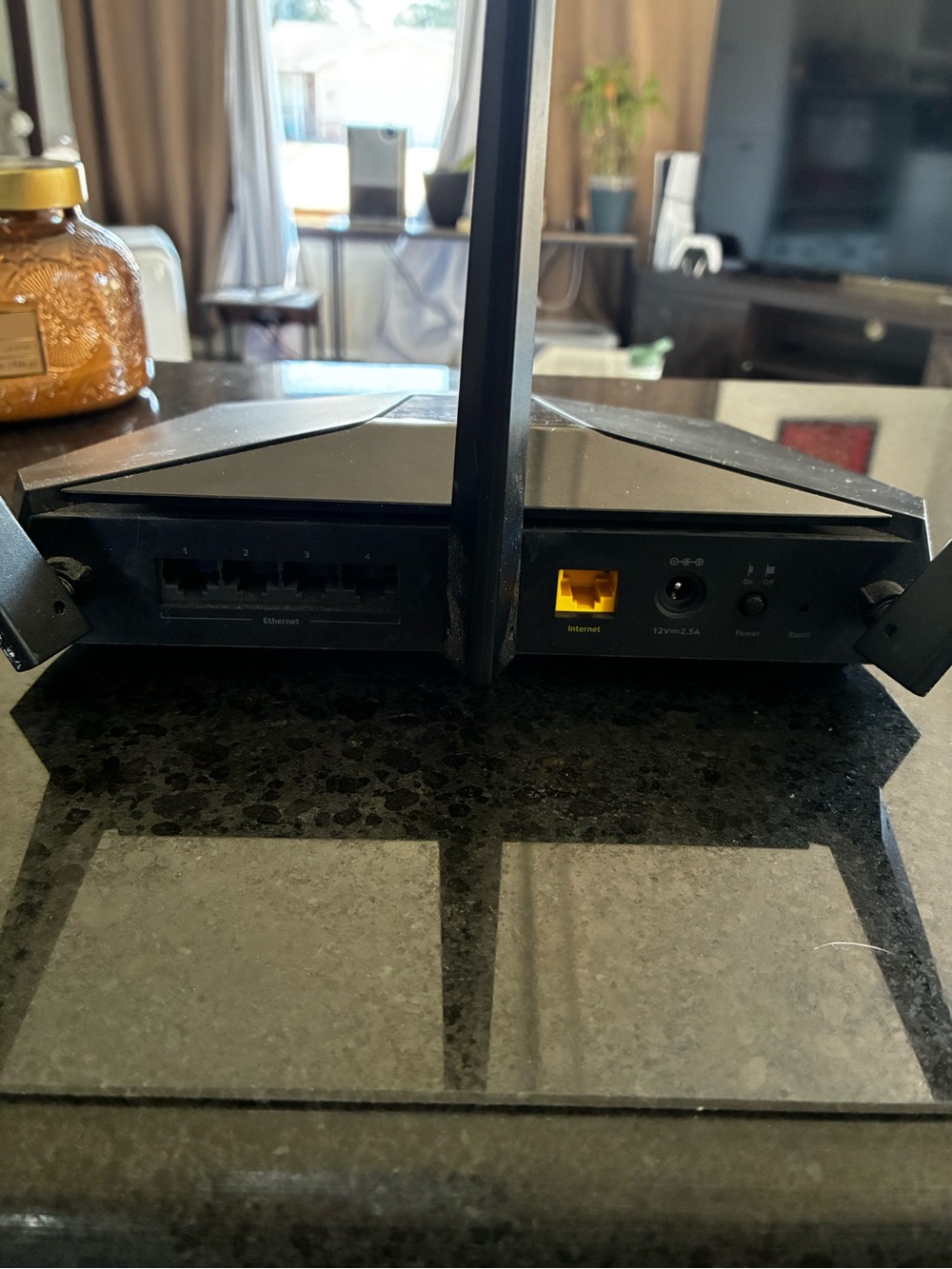 Nighthawk AX2400 5 Stream NETGEAR 71 WiFi Box Router - Picture 5 of 7